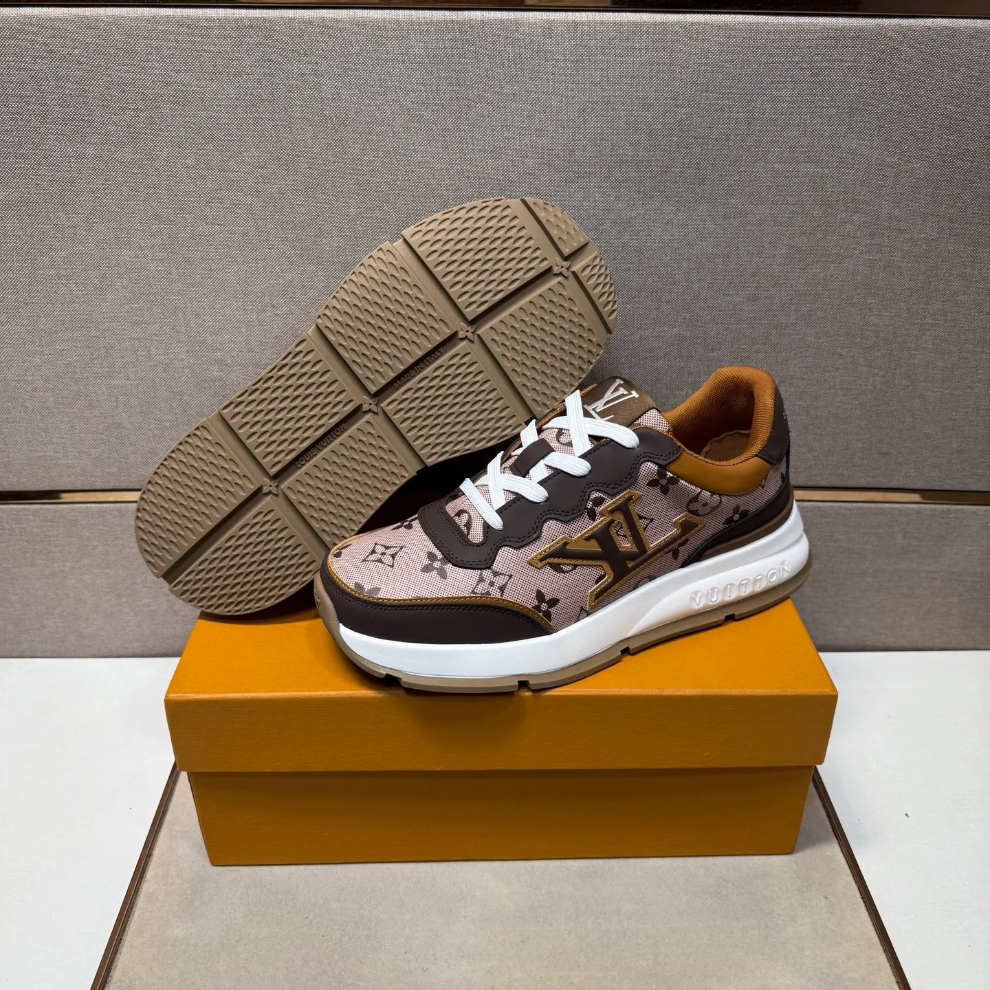 ⬛️Men's shoes 💰p442 [LV～] Men's casual shoes 2025z cabinet sales simultaneously 🔶Size: 38-44#️⃣ 🔷2 colors🔜The upper is made of multi-material splicing➕Mesh lining, comfortable and breathable, sole: original comfortable and wear-resistant outsole, ⚠️real thing📱photographed🎬real thing is better📢📢📢